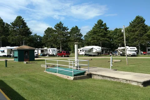 Country Roads Motorhome and RV Park