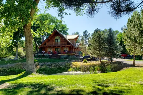 Riverbend RV Park and Cabins