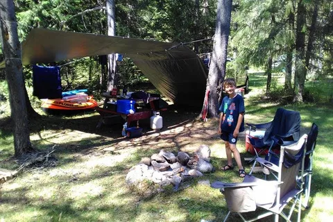 Lemon Creek Lodge and Campground