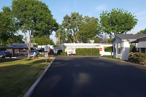 Country Manor Mobile Home Community