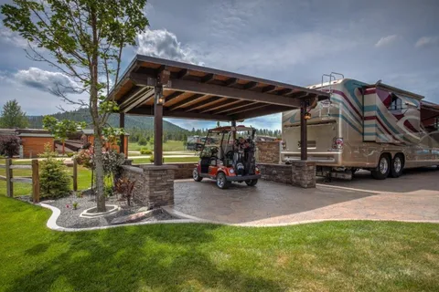 StoneRidge MotorCoach Village