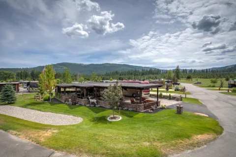 StoneRidge MotorCoach Village