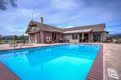 StoneRidge MotorCoach Village