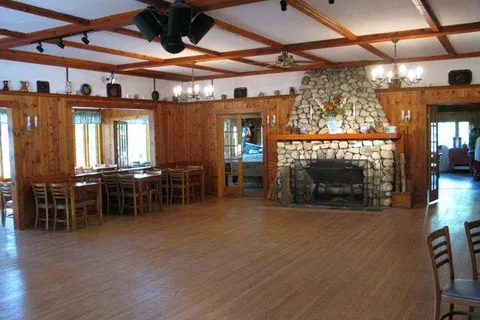 Pinewood Lodge Campgrounds
