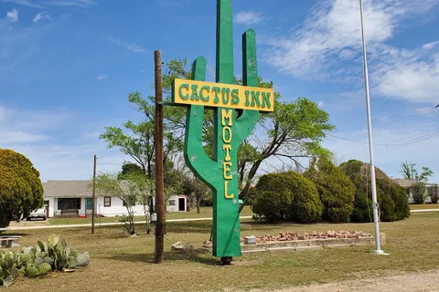 Cactus Inn and RV Parking