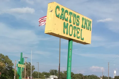 Cactus Inn and RV Parking