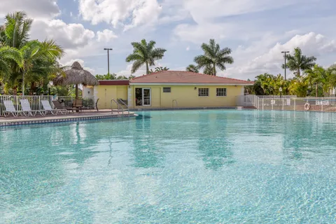 Aztec RV Resort- Motorcoach