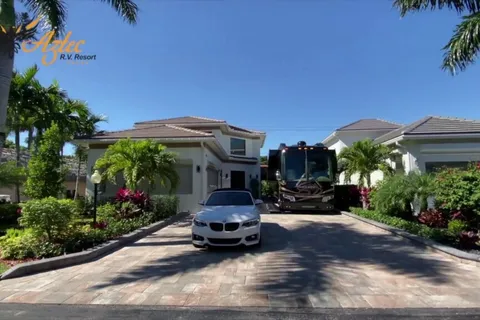 Aztec RV Resort- Motorcoach
