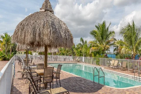 Aztec RV Resort- Motorcoach