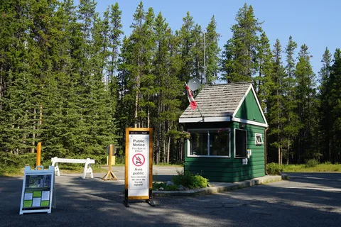 Two Jack Lakeside - Banff National Park
