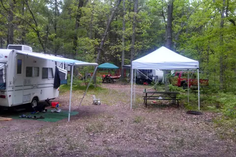 Ann's Putman Lake RV Park and Campground Inc