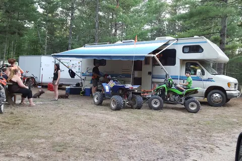 Ann's Putman Lake RV Park and Campground Inc