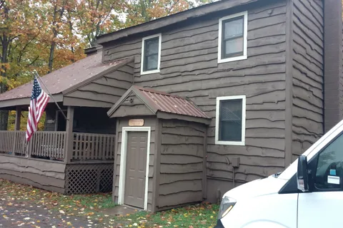 Fox Hollow Salmon River Lodge