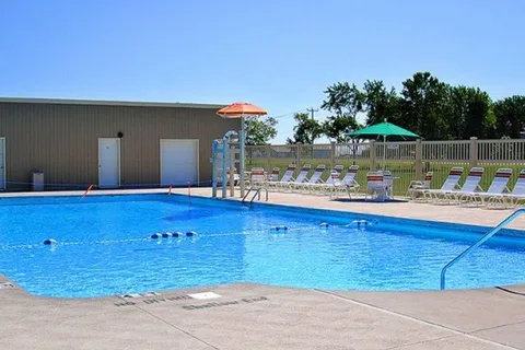 Sun Retreats Amherstburg