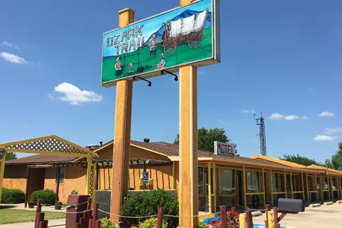 Ozark Trail Motel and Restaurant RV Campsite