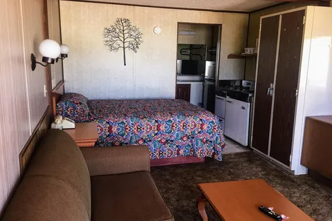 Ozark Trail Motel and Restaurant RV Campsite