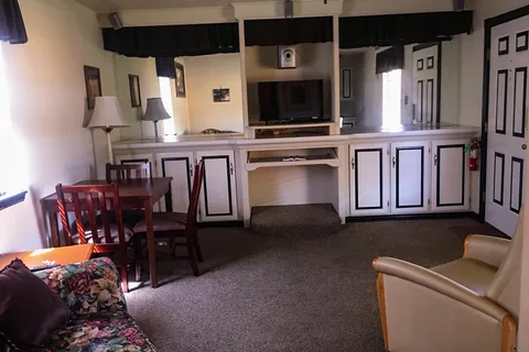 Ozark Trail Motel and Restaurant RV Campsite