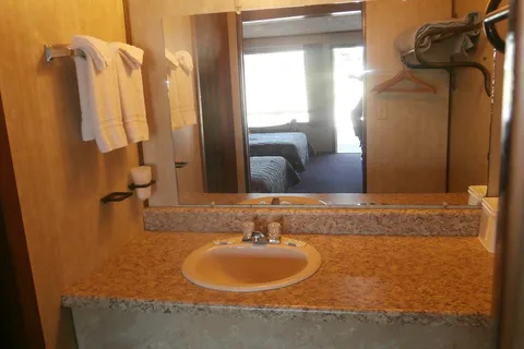 Ozark Trail Motel and Restaurant RV Campsite