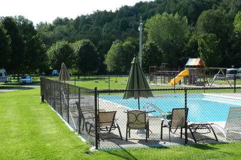 Hidden Bluffs Resort