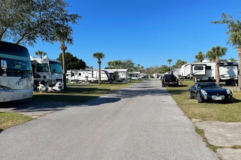 Sundance Lakes RV Resort