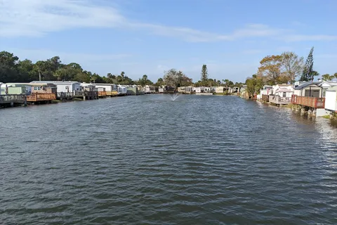Sundance Lakes RV Resort