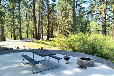 Clio's Rivers Edge RV Park