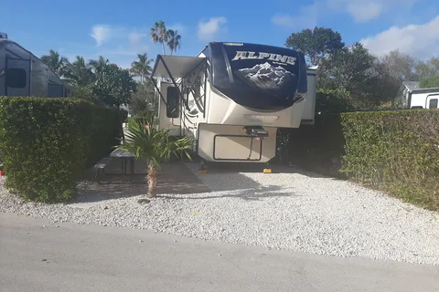 Keys Palms RV Resort