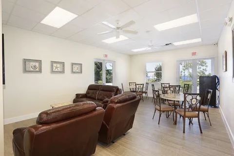 Keys Palms RV Resort