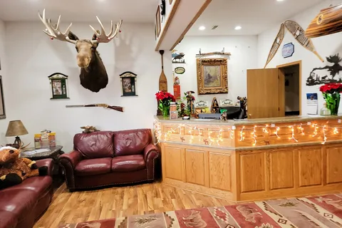 Bullwinkles Lounge Rustic Lodge- RV Park