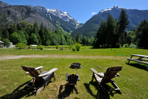 Bella Coolas Eagle Lodge