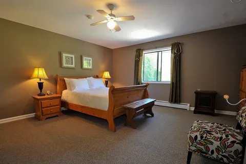 Bella Coolas Eagle Lodge
