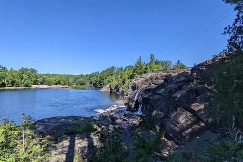 High Falls Bay Cottages, Camping and Waterpark