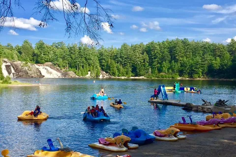 High Falls Bay Cottages, Camping and Waterpark