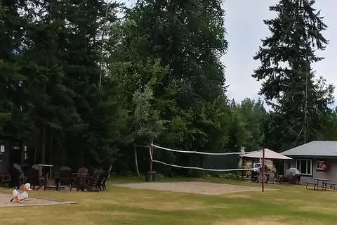 Shuswap Lake Motel and Resort