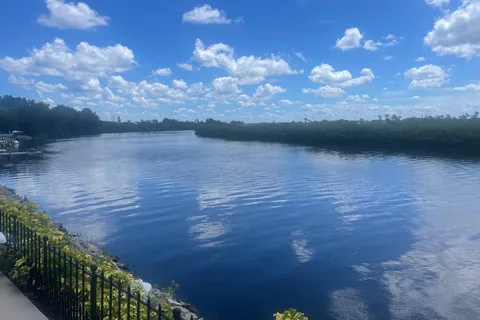 Tampa South RV Resort