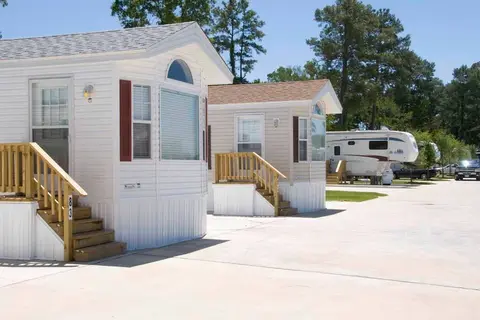 Brazoria Lakes RV Resort