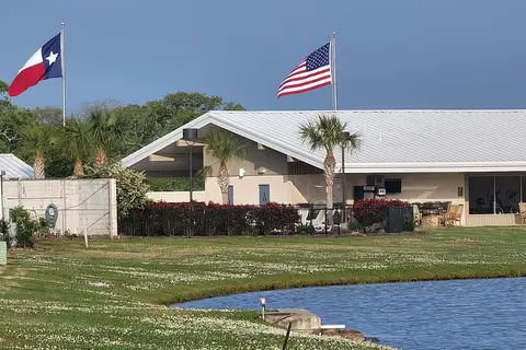 Brazoria Lakes RV Resort