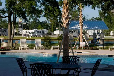 Brazoria Lakes RV Resort