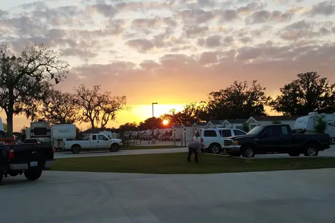 Brazoria Lakes RV Resort