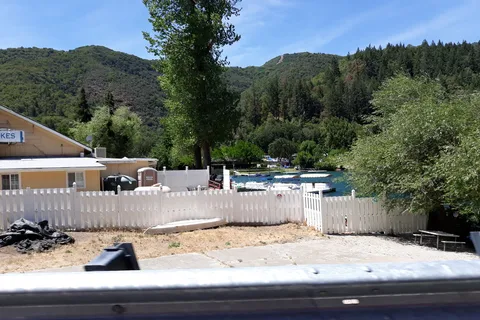 Pine Acres Blue Lake Resort