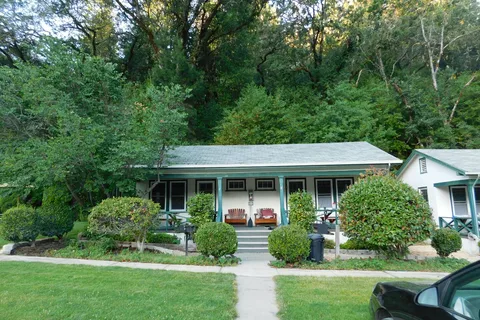 Pine Acres Blue Lake Resort