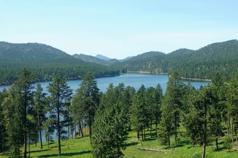 Mt Meadow Store and Campground