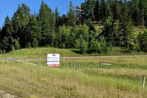 Mt Meadow Store and Campground