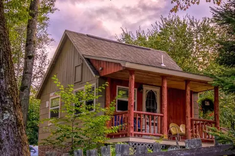 Country Bumpkins Campground and Cabins
