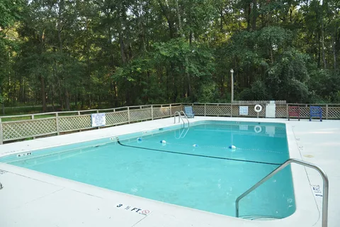 The Oaks At Point South RV Resort