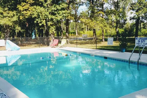 The Oaks At Point South RV Resort