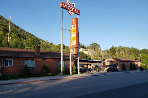 Lava Spa Motel and RV Park