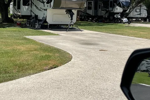 Houston Leisure RV Resort