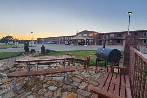 Kansas Country Inn and RV Park