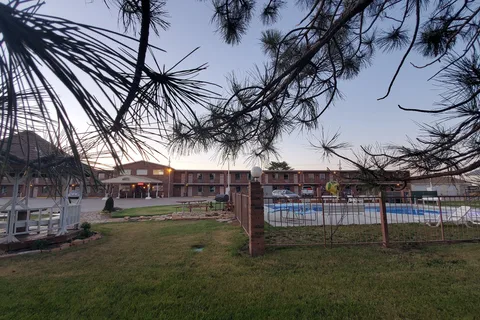 Kansas Country Inn and RV Park